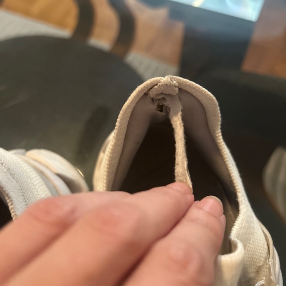 ON RUNNING CLOUDSWIFT 3 Women’s Athletic Running Training Shoes Size 9 M, White - Picture 5 of 13